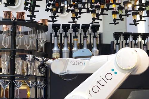 韓國(guó)現(xiàn)首家機(jī)器人咖啡館,人工智能將來(lái)會(huì)取代人類(lèi)嗎？